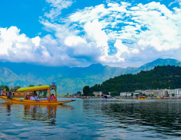 Kashmir Tour Package 5 Nights and 6 Days (Starting for Jammu)