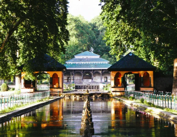 Kashmir Tour Package 4 nights and 5 Days