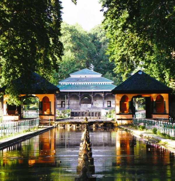 Kashmir Tour Package 4 nights and 5 Days