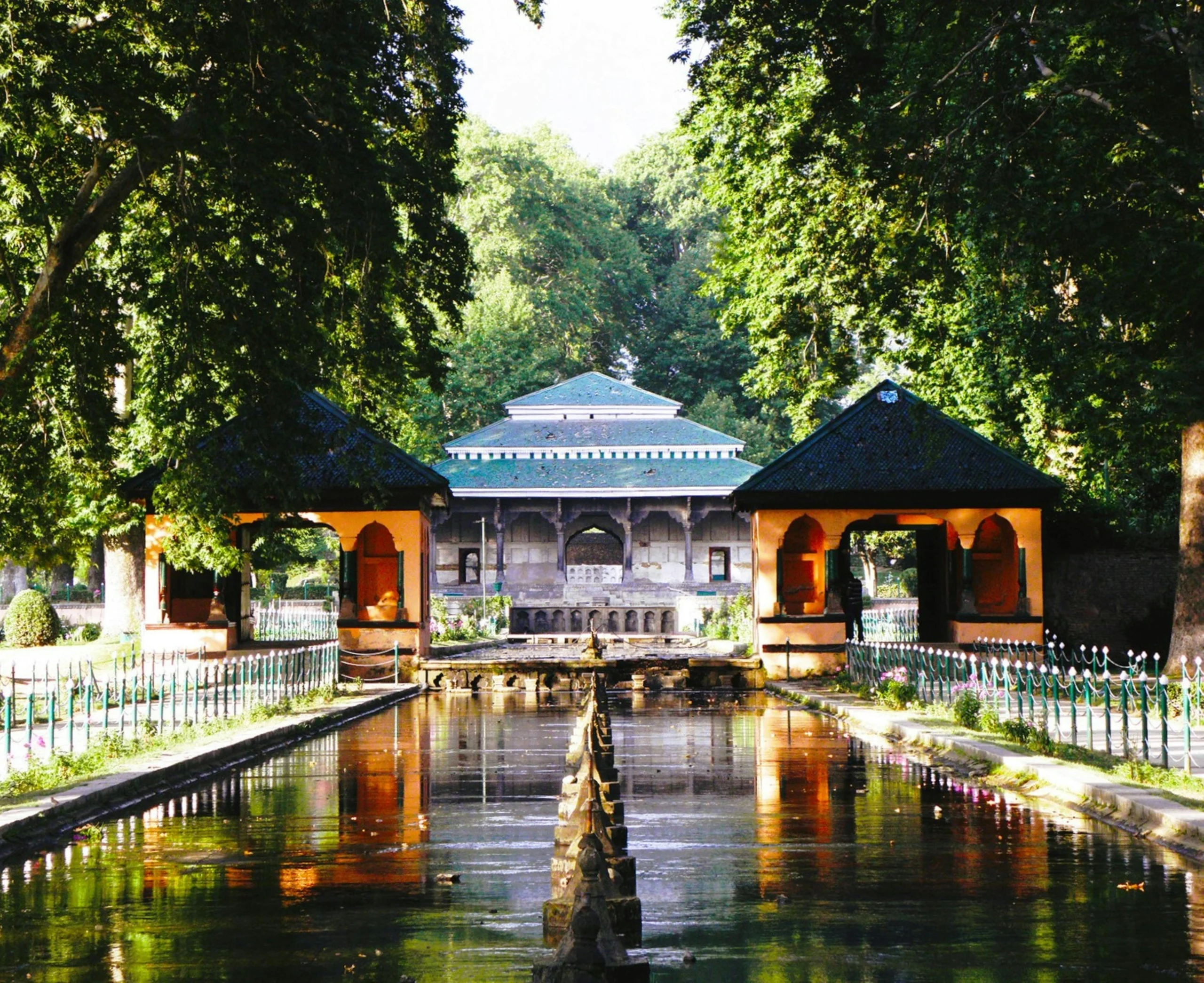 Kashmir Tour Package 4 nights and 5 Days